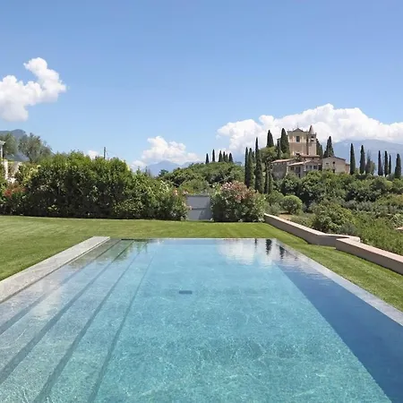 Villa Valli Sleeps 8 With Pool And Wifi