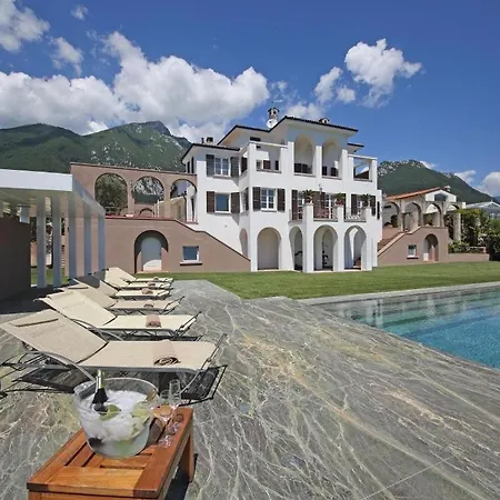 Villa Valli Sleeps 8 With Pool And Wifi